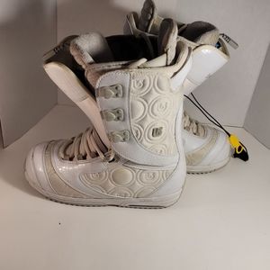 Burton Sapphire Snowboard Ski  White Boots Women's Size 9